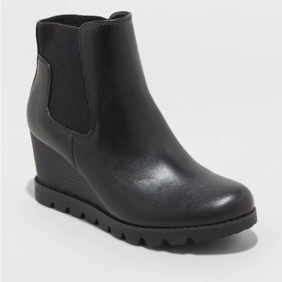 Universal Thread Shoes - Universal Thread‎ New in Box Women's Linda Wedge Chelsea Boots Black 8